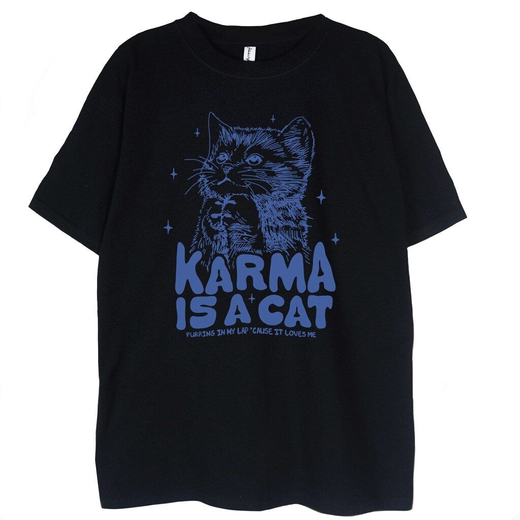 T-shirt Taylor Swift Karma is a Cat - Must-have dla każdego fana!