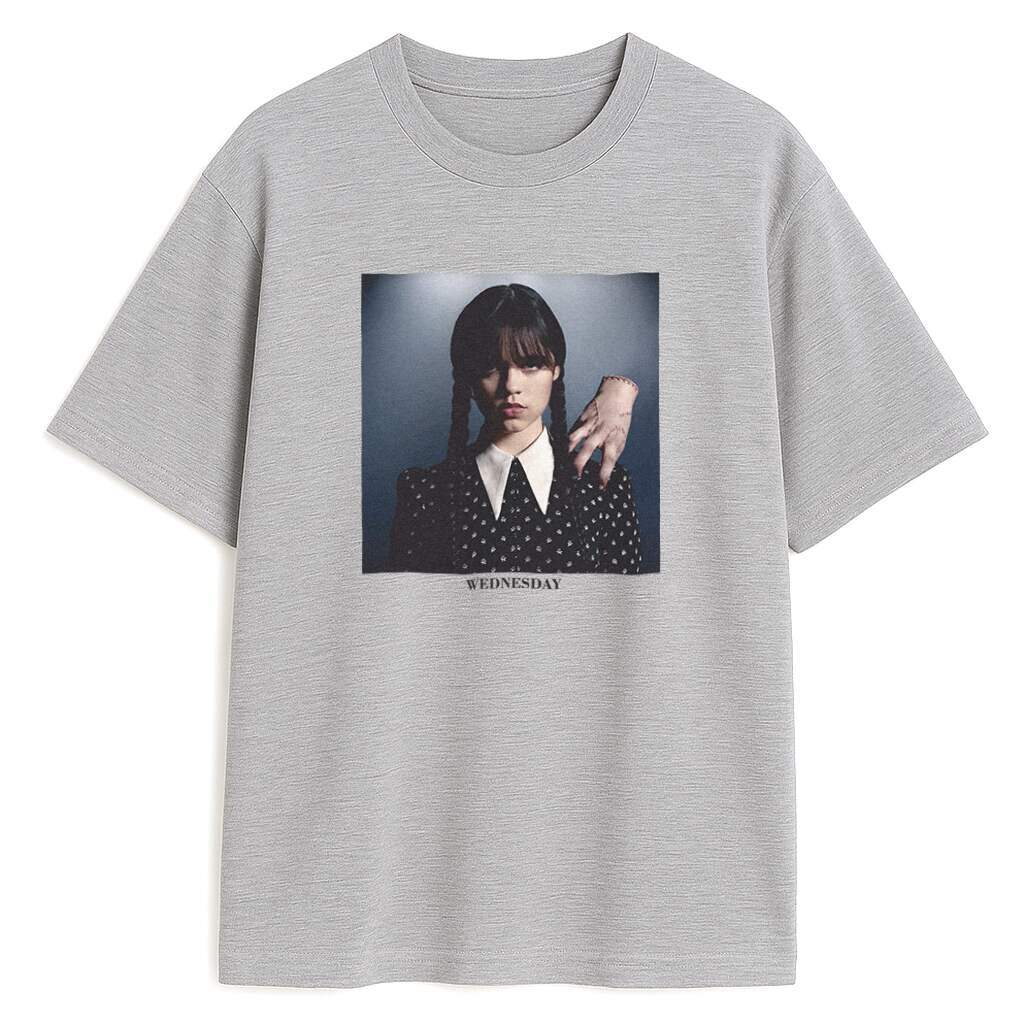 koszulka-szara-przod-wednesday-addams-raczka t-shirt Wednesday Addams I Rączka Wyprzedaż - obrazek 1