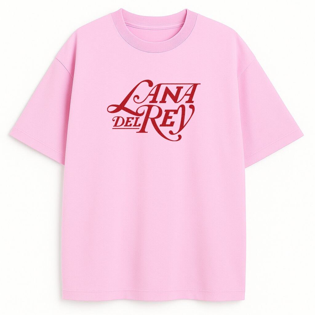 Różowa koszulka z czerwonym logo Lana Del Rey – styl fan merch